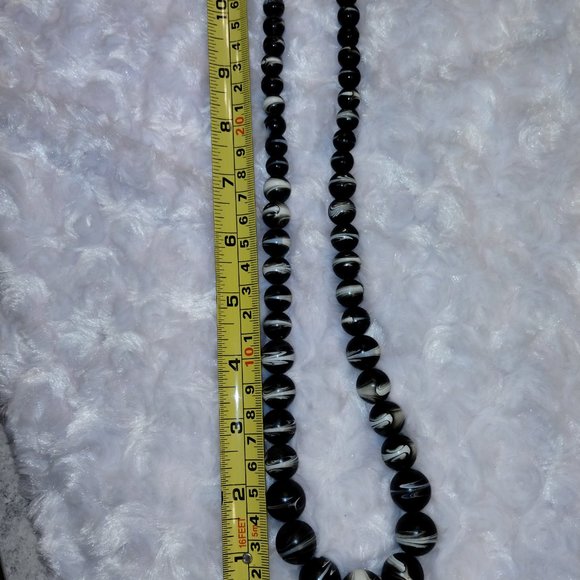 Rare Beaded Necklace - Picture 4 of 5